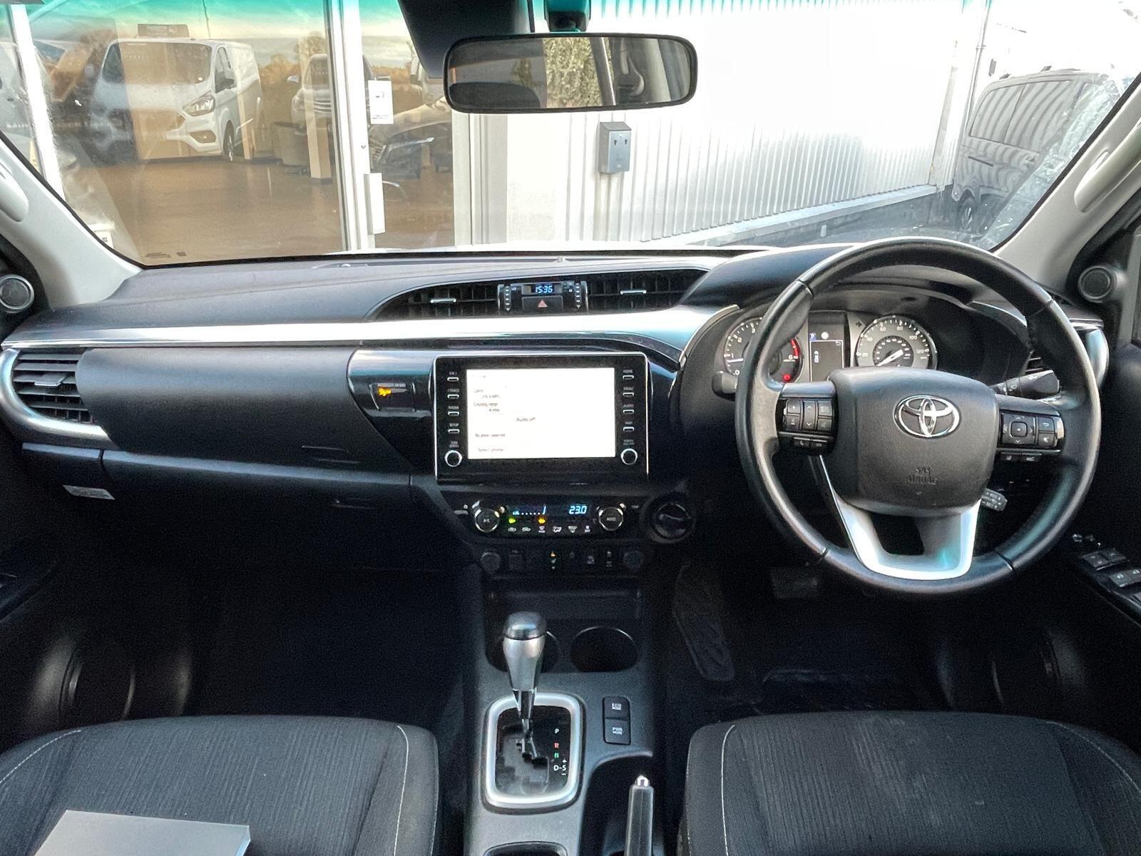 Toyota Hilux - image 13